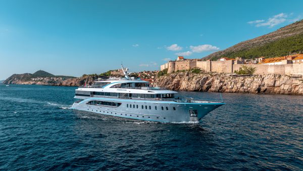 M/Y FREEDOM
