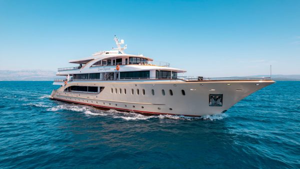 M/Y QUEEN ELEGANZA