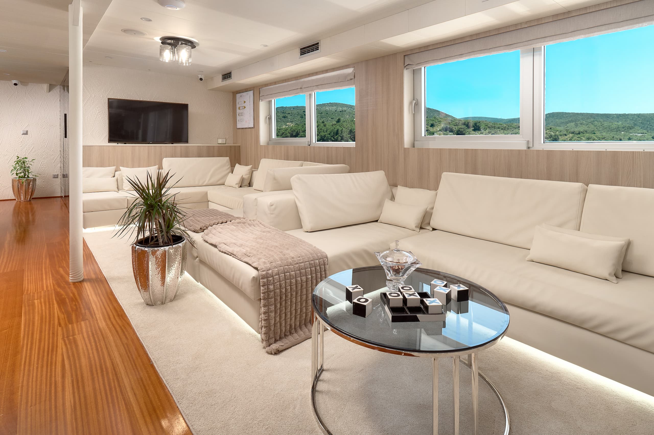 M/Y CRISTAL - Image 33